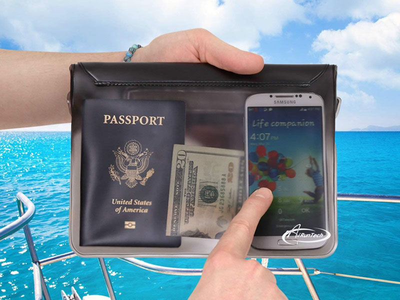 Best Waterproof Pouch For Boating